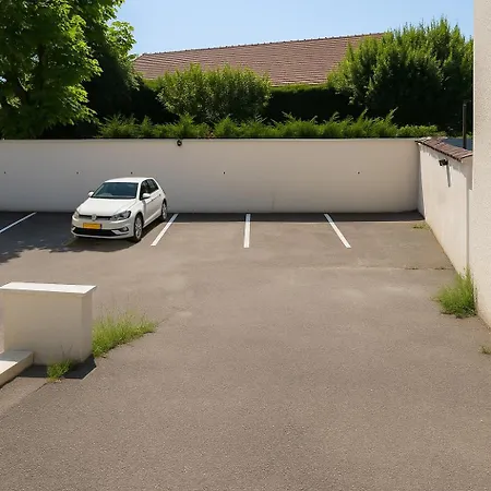 Le Soyeux - 100m De La Gare & Parking Prive Apartment